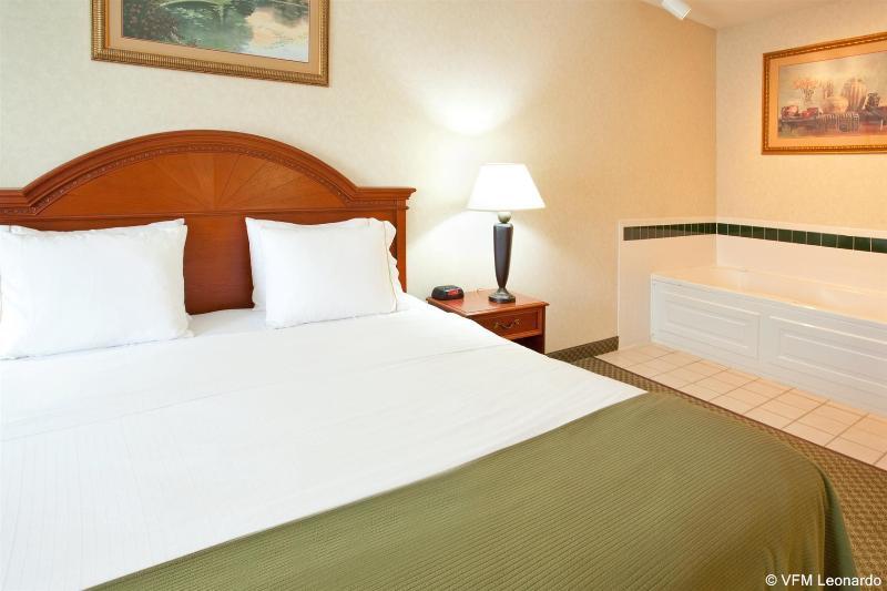 Holiday Inn Express Hotel & Suites Elkhart-South Екстер'єр фото