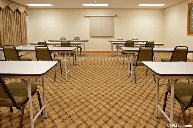 Holiday Inn Express Hotel & Suites Elkhart-South Екстер'єр фото